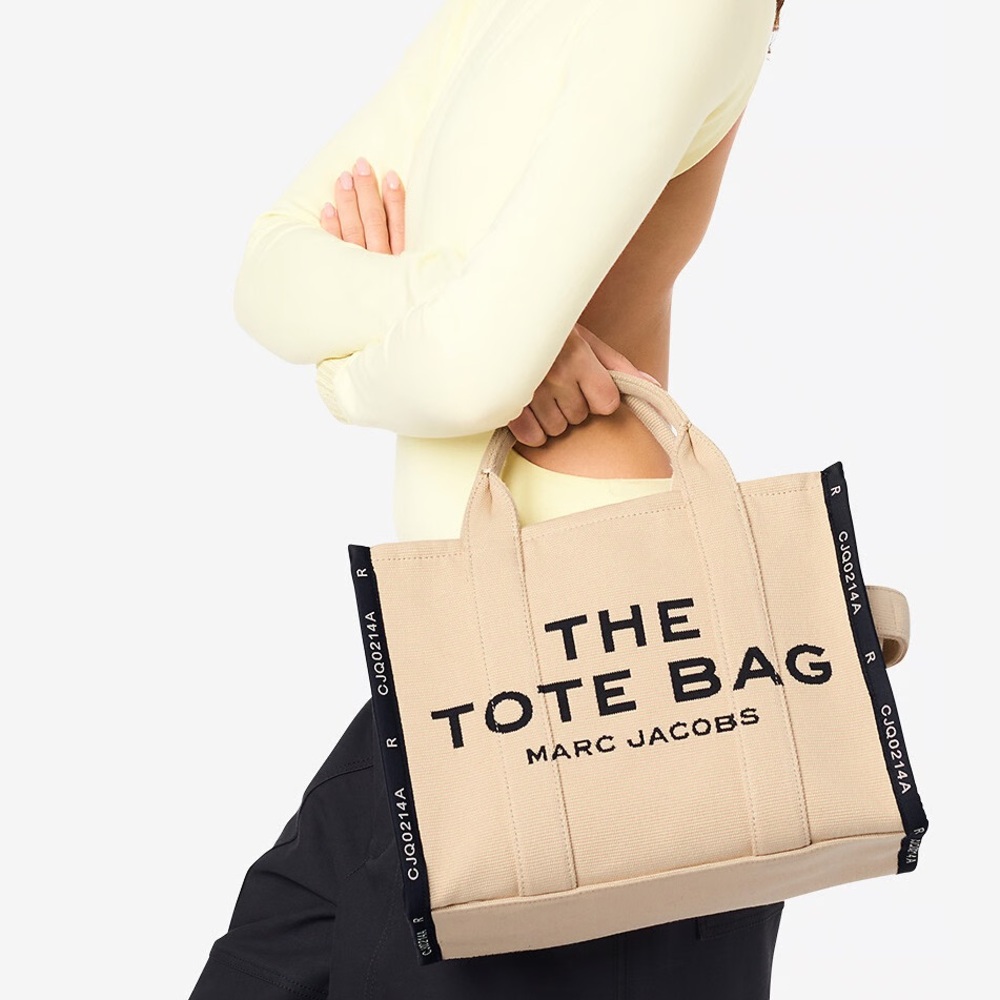 🆕 Marc Jacobs The Jacquard Medium traveller Tote Bag beige with contrast trim - Picture 5 of 16